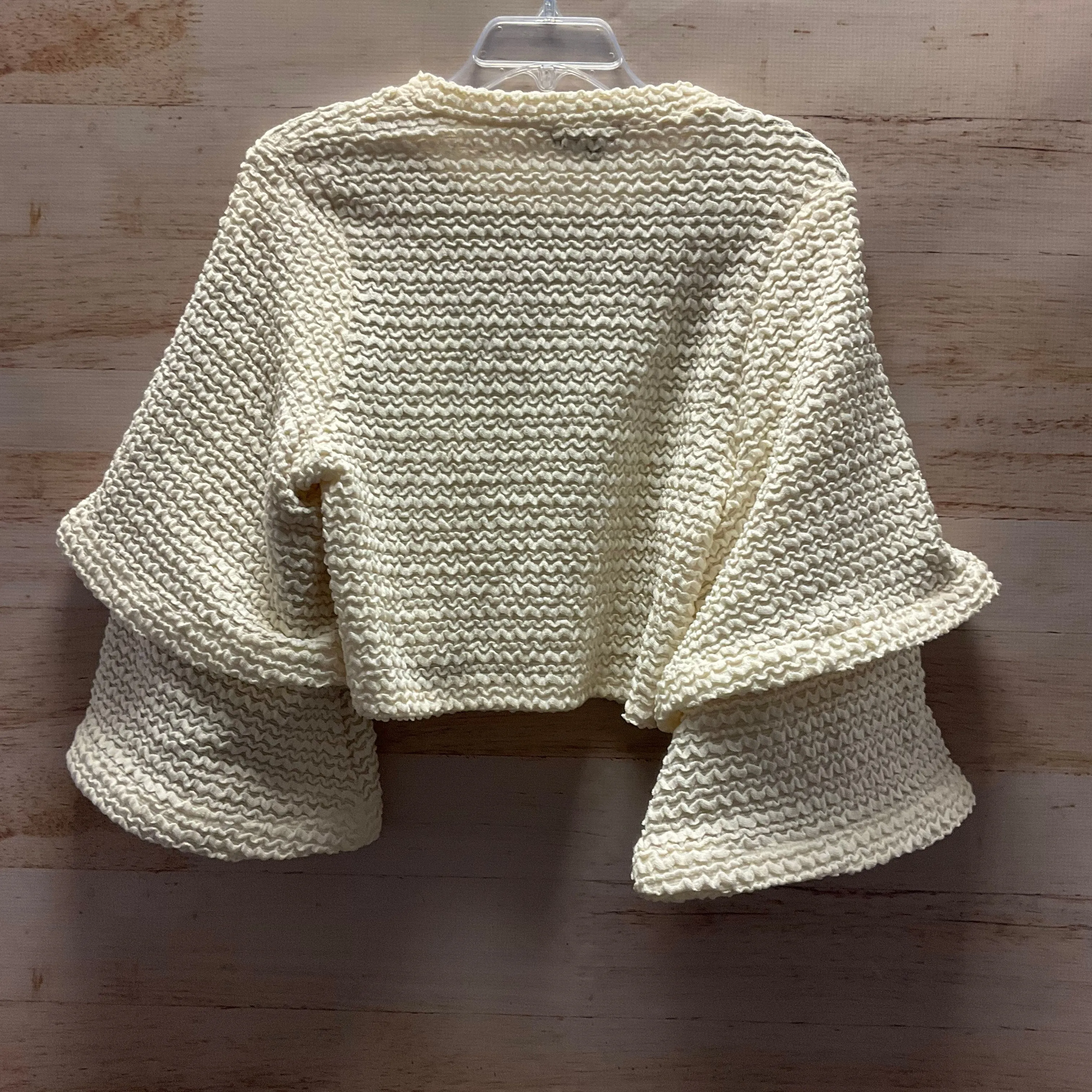 Top Long Sleeve By Garfield And Marks In Cream, Size: S